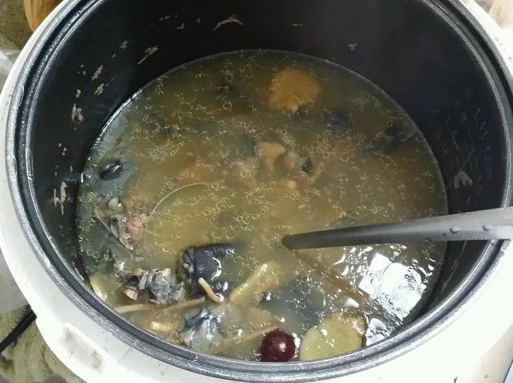 炖乌鸡汤有腥味怎么办,炖乌鸡汤肉太淡了怎么办