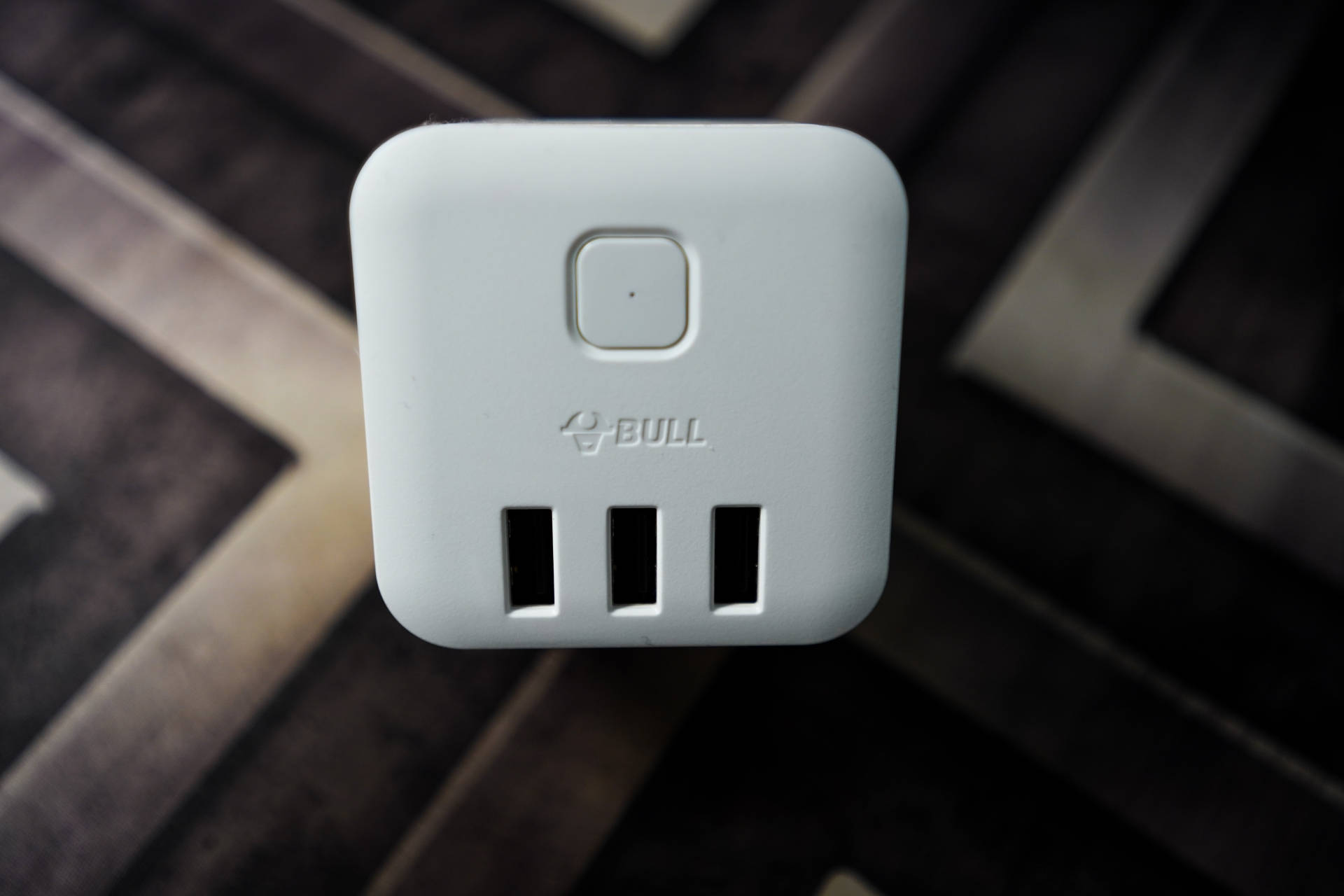 论如何拯救家里的小桌面？聊聊我那些花小钱省大地方的桌面好物