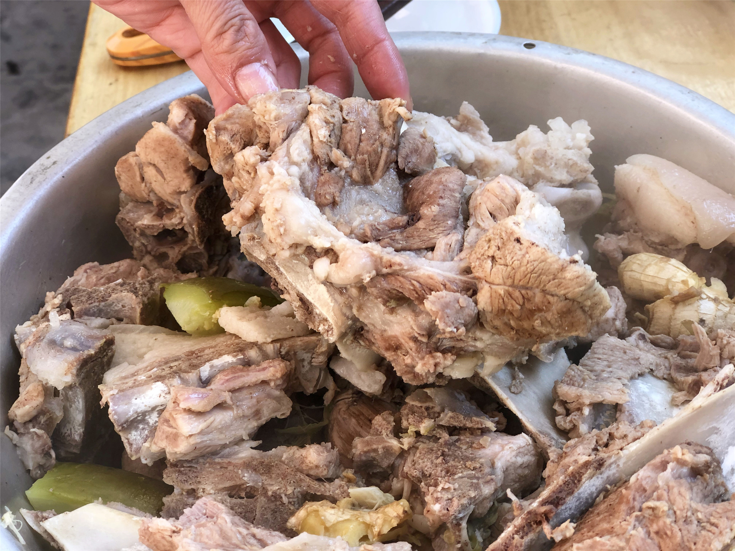 煮猪排骨的正确方法,大骨头清炖排骨的正确方法