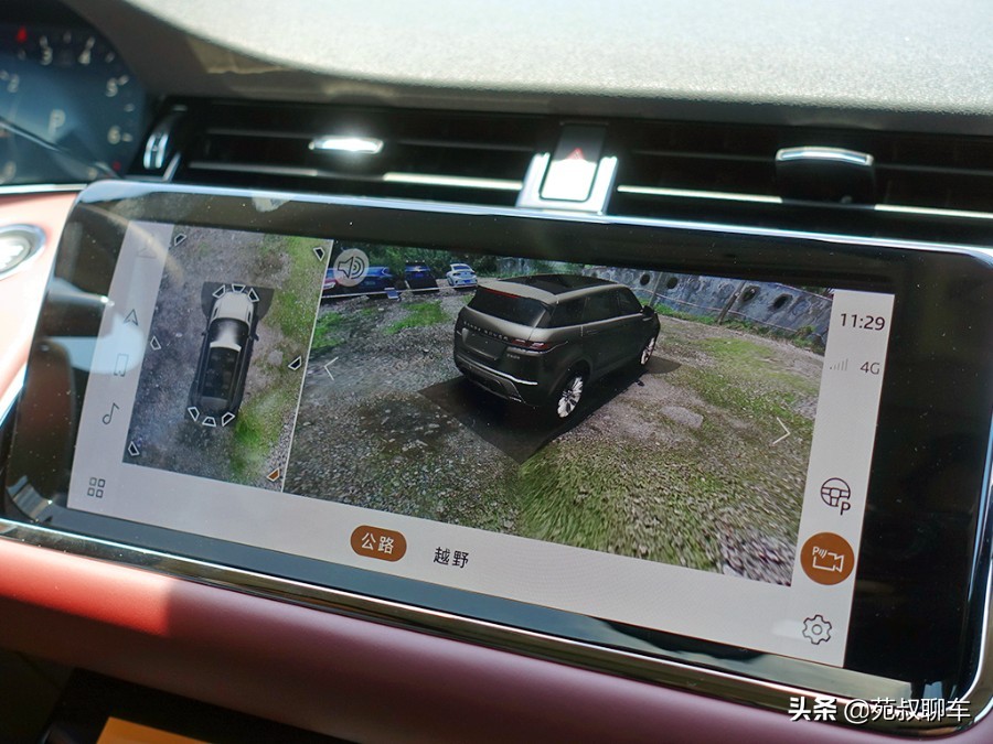 有颜值之后，空间也变得更宽敞，试驾路虎揽胜极光L