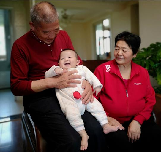 67岁高龄不听劝生三胎,67岁大妈不顾反对偏要生三胎