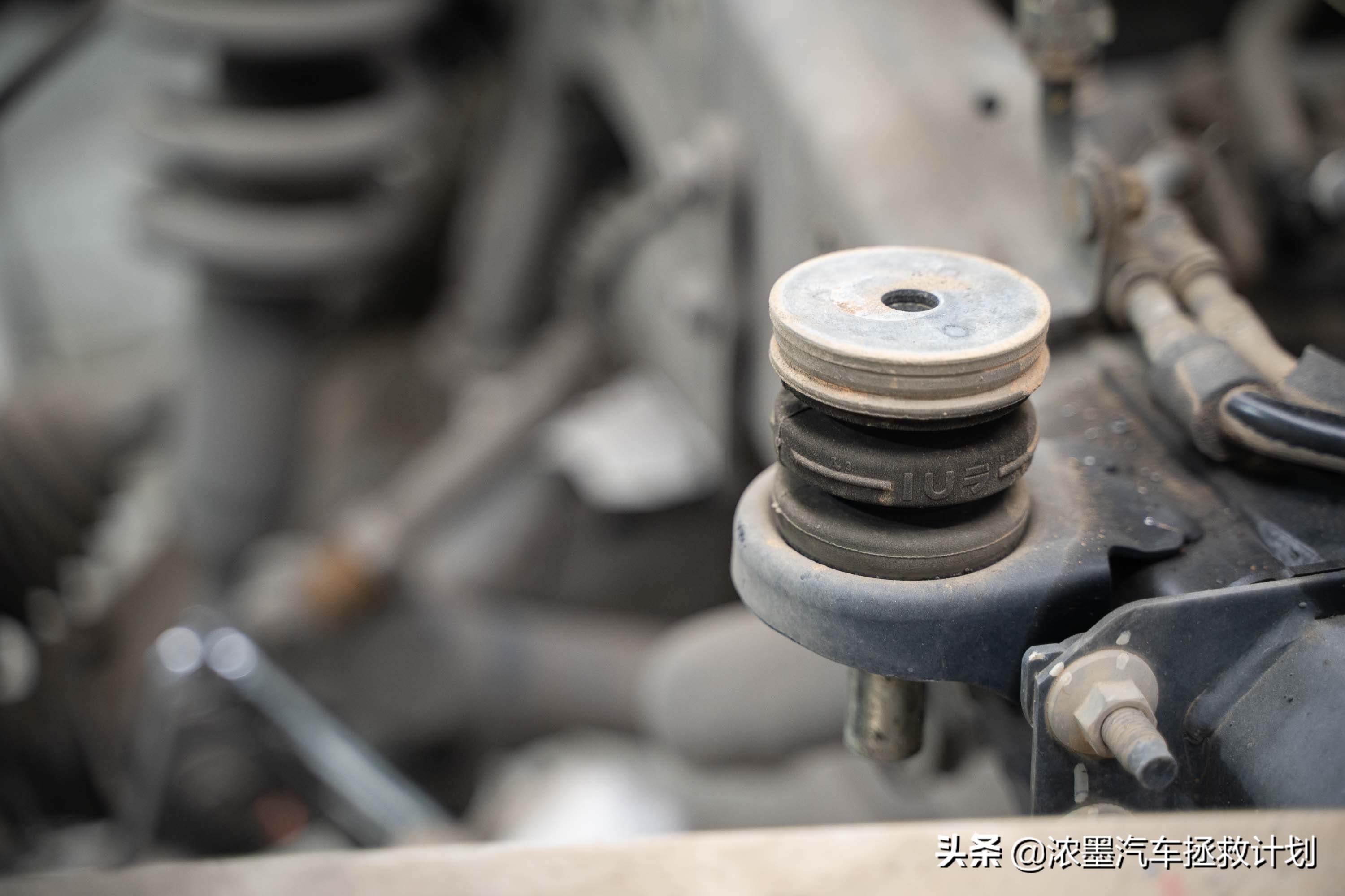 丰田霸道酷路泽带你翻山越岭,丰田兰德酷路泽低速4驱越野模式