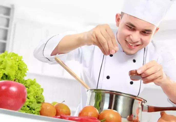 裤子反着晒还是正着晒,裤子是正着晒还是反着晒比较好