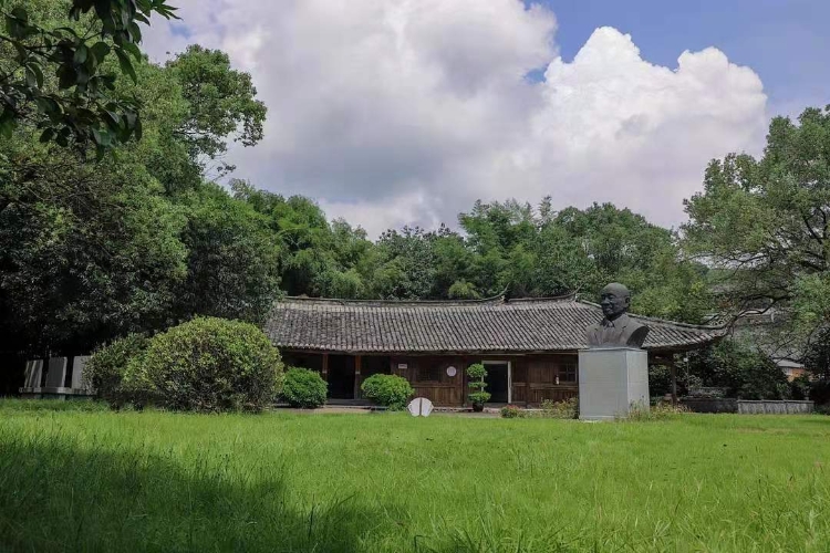 不止是高楼璀璨，这座历史文化名城里英杰荟萃，你知道哪些？多处名人故里等你拜访~