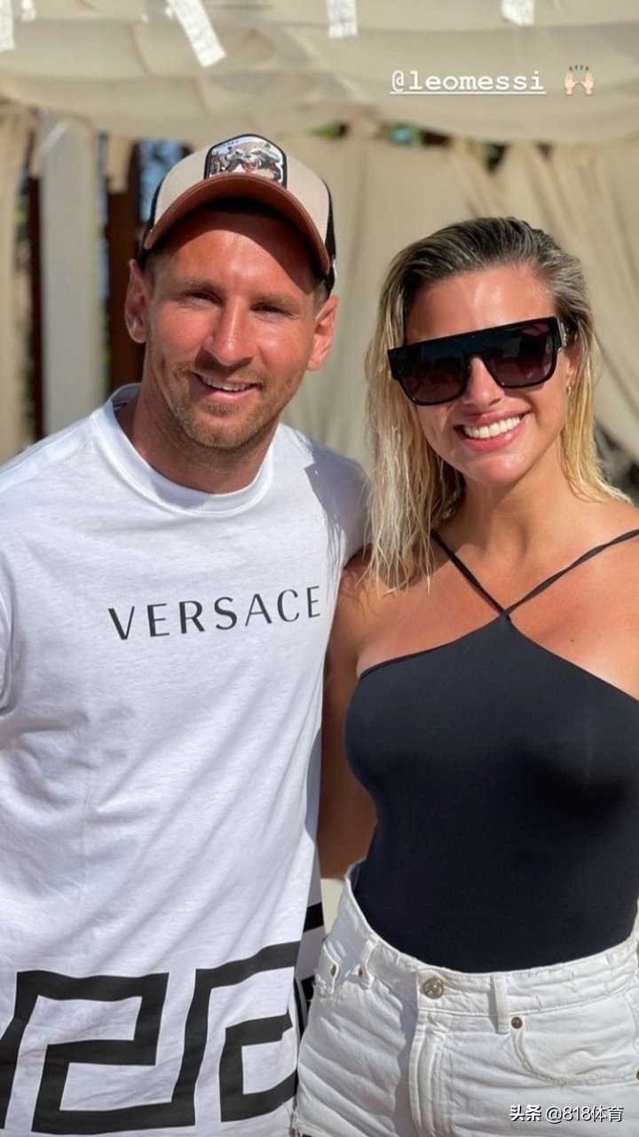 梅西伊比萨度假遇美女追星!四五个白富美冲上来求合影,他手足无措