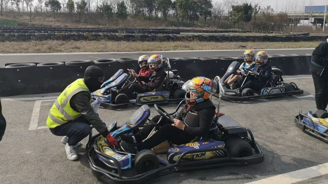 绍兴杭州湾海上花田100万郁金香等你来赏来赴一场春天的约会。