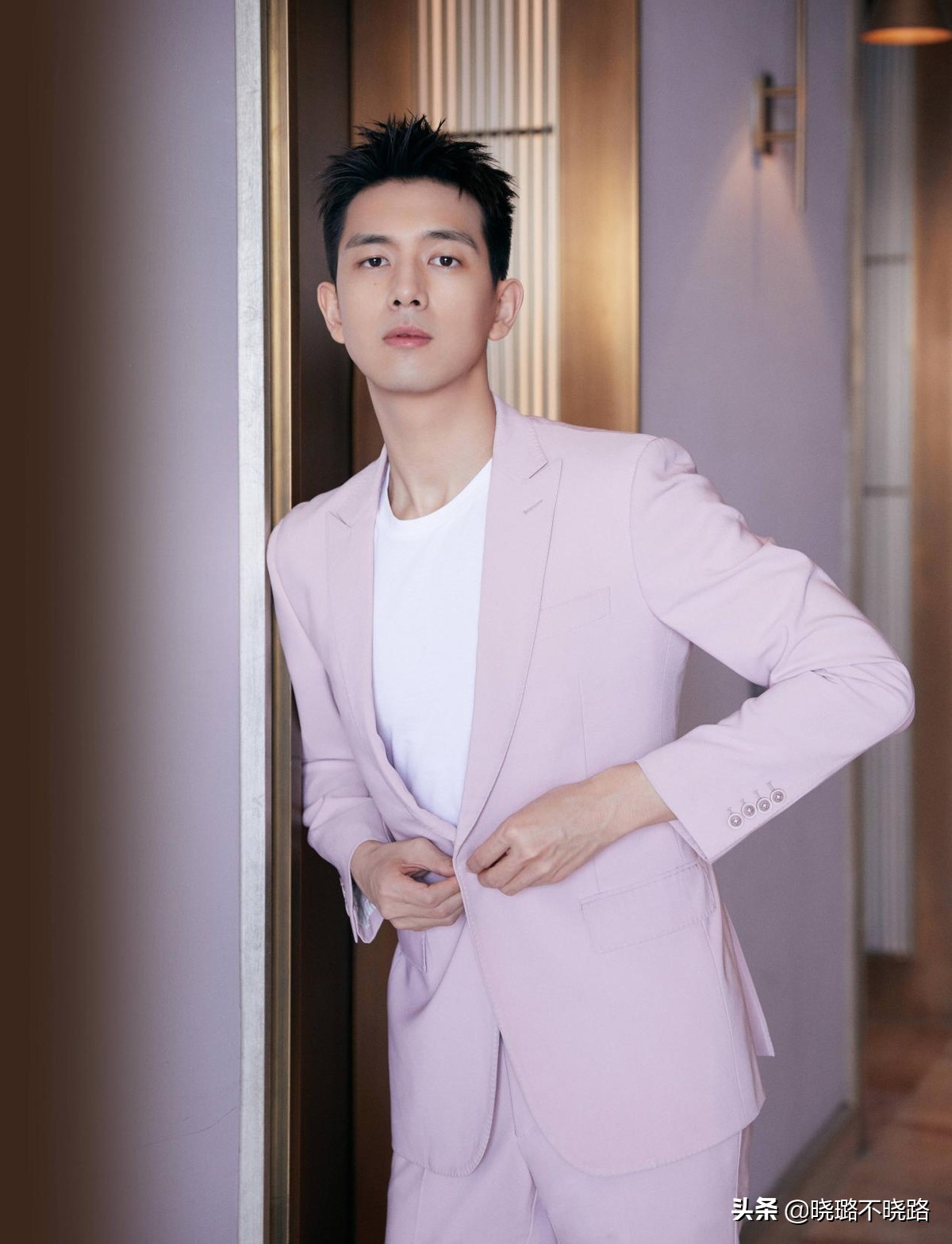 30-35岁大脸男士最佳发型怎么打理,邋遢的发型