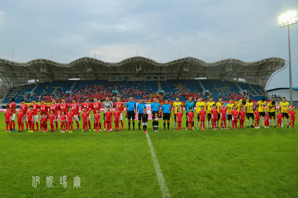 输了一起扛赢了一起狂下一句,输了一起扛赢了一起狂是什么歌