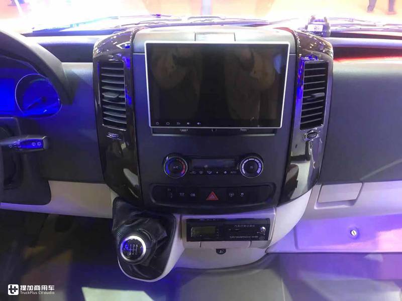 金龙轻客睿星,睿星9座轻客图片