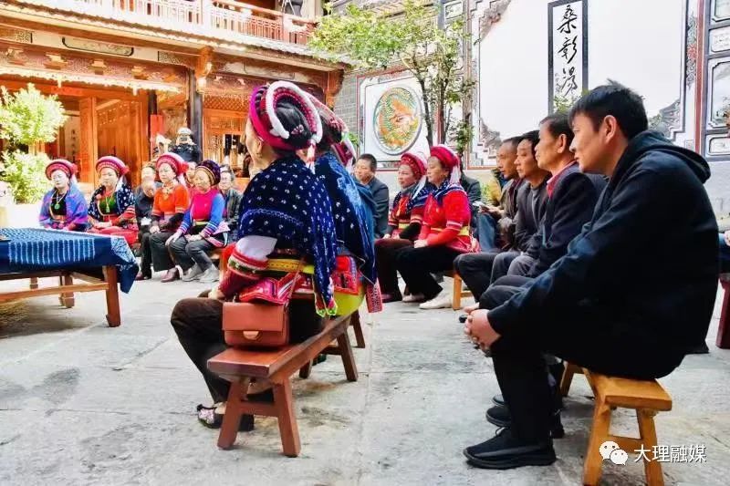 罗永斌到喜洲镇周城村宣讲*党**的十九届五中全会精神