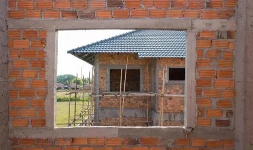 门对门必伤人门对窗人遭殃下一句,门对窗必遭殃是门遭殃还是窗遭殃