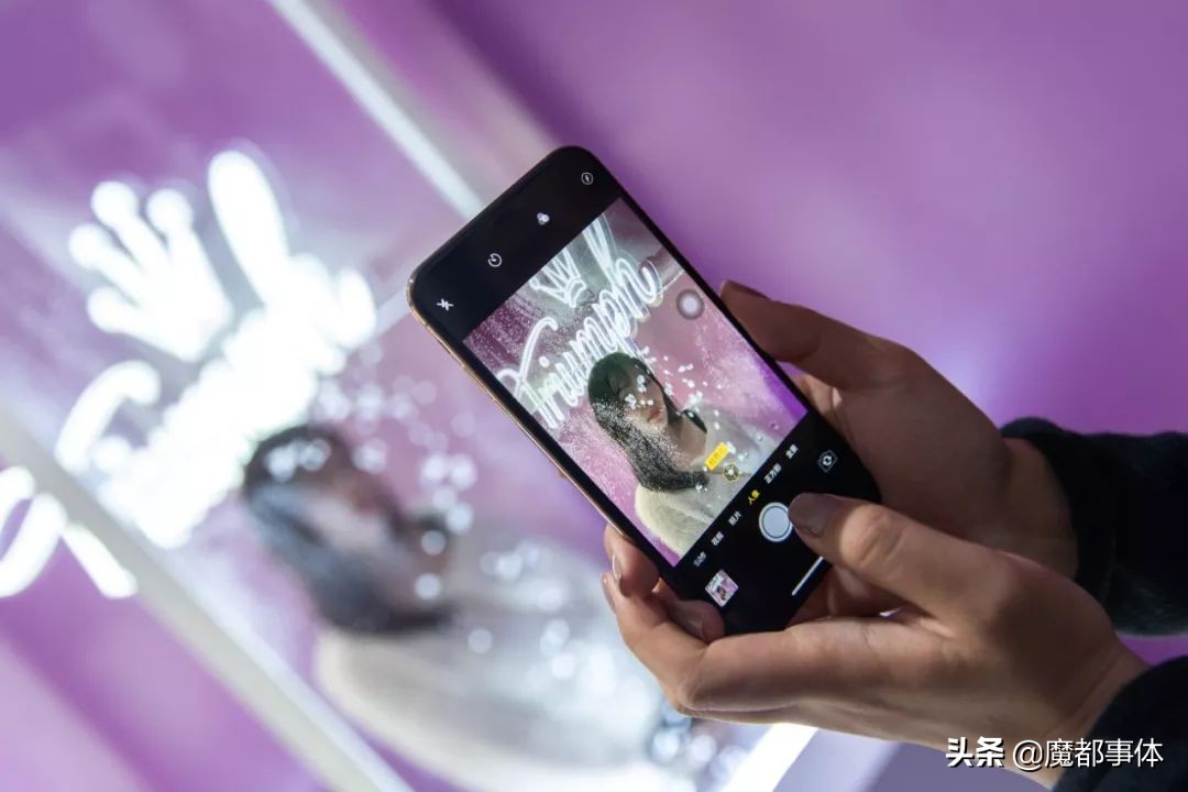 减脂不瘦胸的小秘密|黛安芬快闪店体验“梦幻水盈秘境...