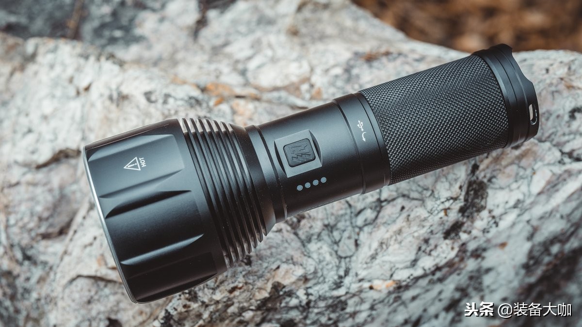 纳丽德圣火30手电筒适合户外吗,纳丽德圣火10手电筒怎么样