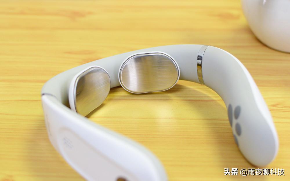 这个喵星颈椎按摩器，铲屎官爱了！真的好舒服