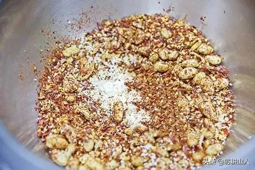 凉菜红油与热菜红油区别,红油辣椒油哪个牌子拌凉菜好吃