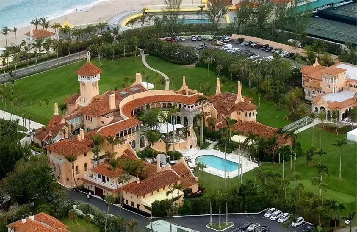 特朗普为三任美女老婆买大钻戒，可比竞选总统“认真”多了