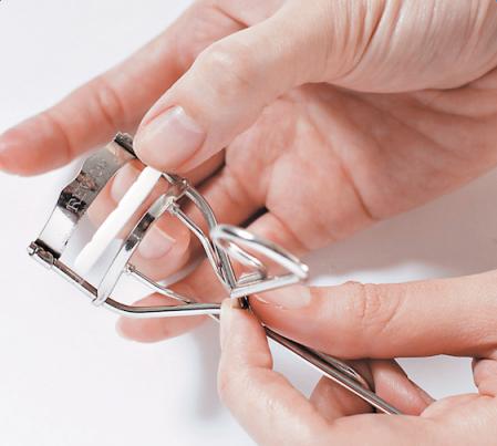 刷睫毛的小技巧不晕妆,睫毛化妆小技巧