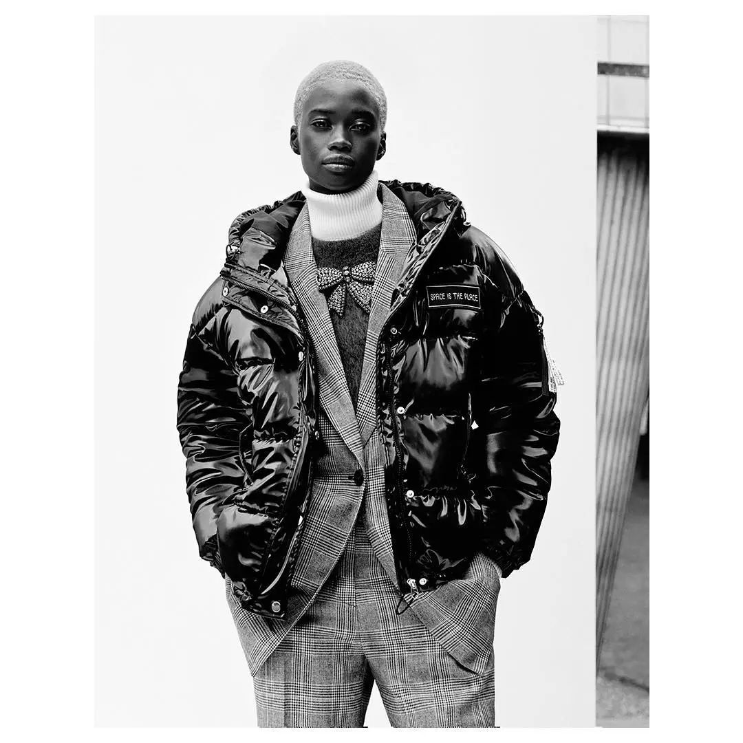 双十一大牌羽绒服打折,双十一购物狂欢节冲锋衣冬