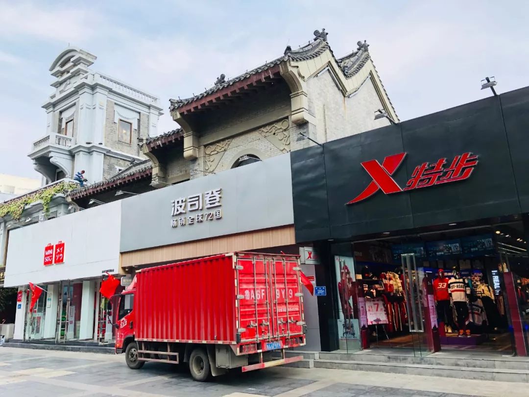 济南泉城路最新变化,济南泉城路限时步行吗