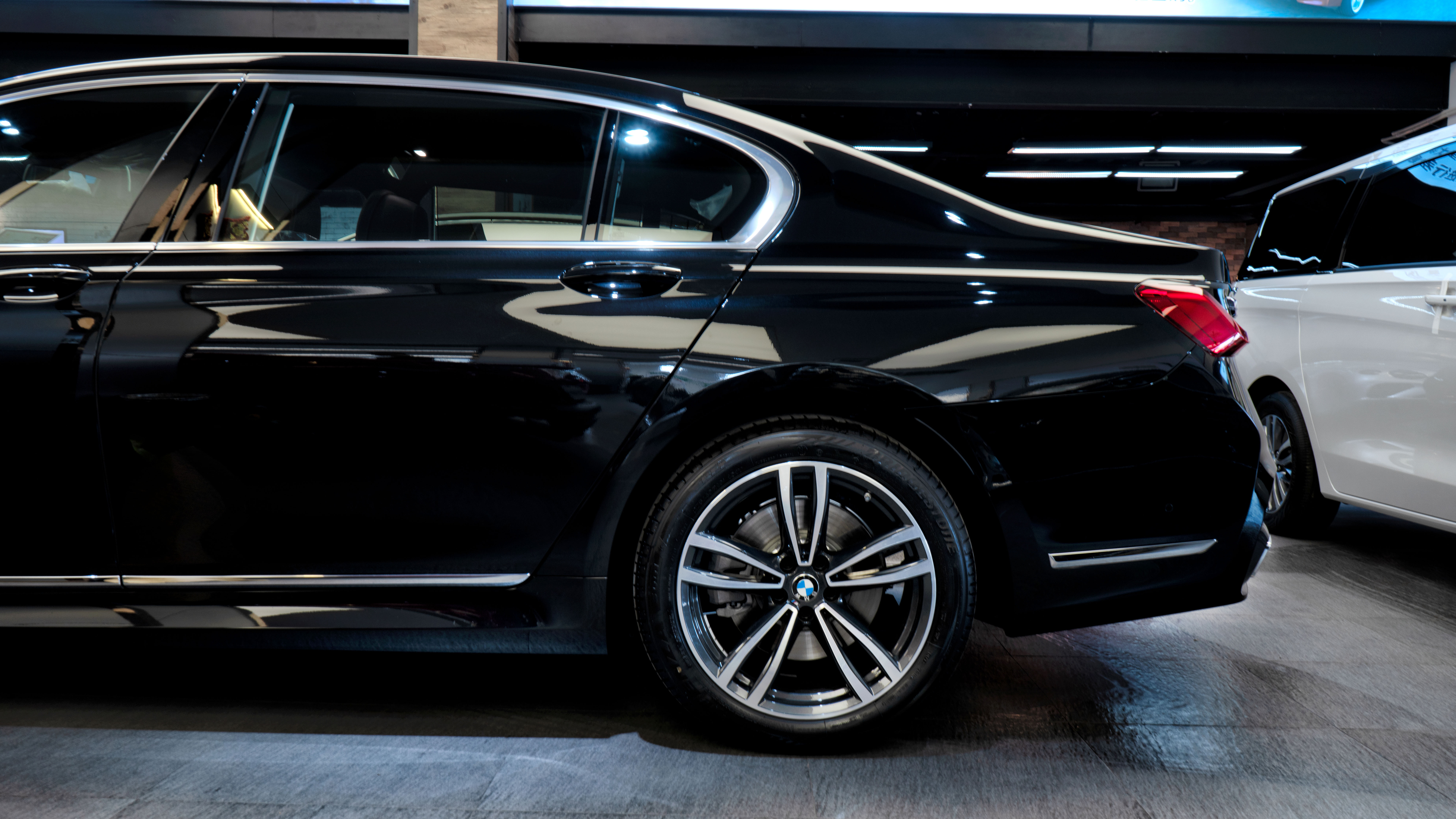 2.0T宝马730,为何能击败S级和A8成为D级车销量冠军?