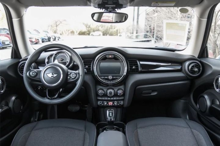 16万买进口“宝马”，前3年保养免费，不仅能撩妹，还倍有面儿