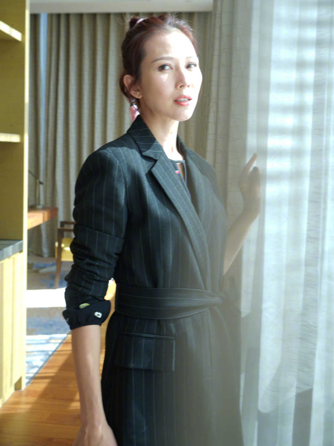 蔡少芬复出视频完整版,蔡少芬三胎产子后首穿露脐装