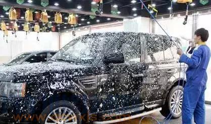 自己洗车也是一件很有成就感的事,洗车自己动手也是一种享受