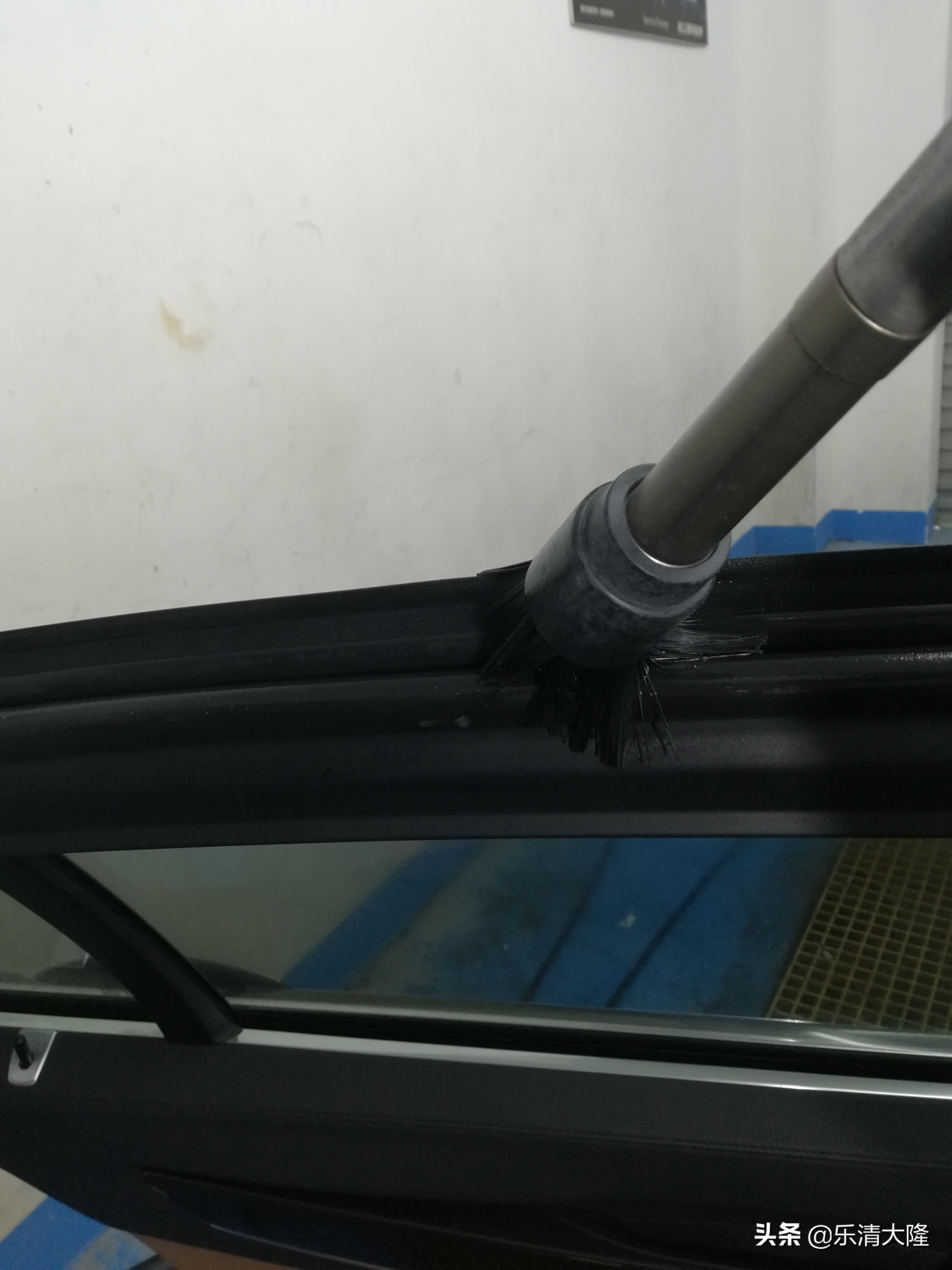 广州宝马7系内饰清洗,宝马7系发动机舱清洗