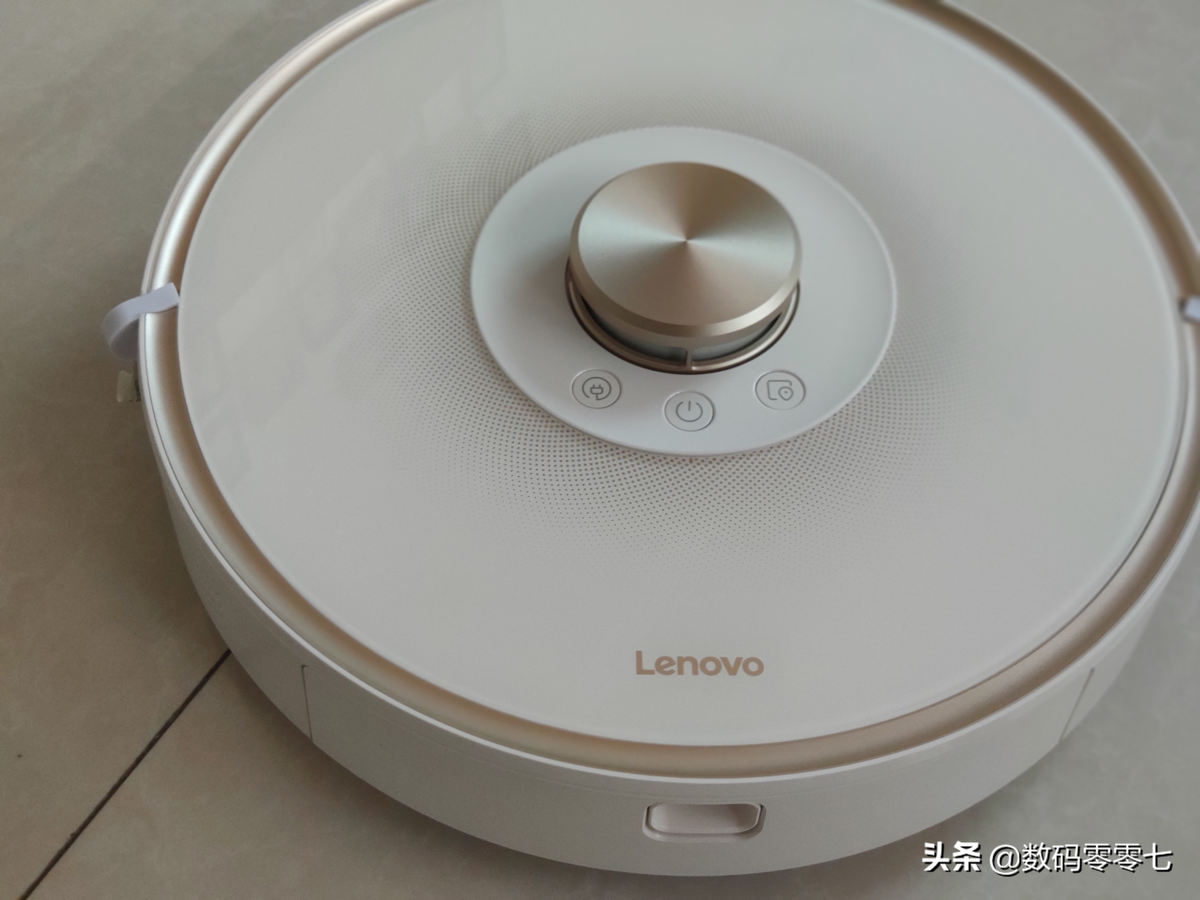 联想扫地机器人拆刷子,联想智能扫地机器人