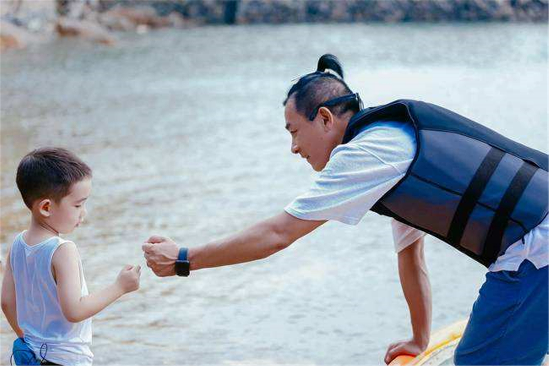 跟孩子好好说话他不听怎么办,孩子不听话该骂还是该好好教导