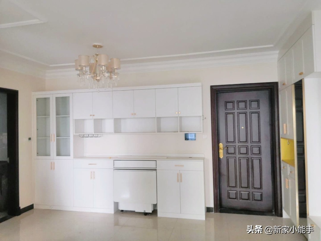 恒大精装房定制柜子,恒大精装房电视墙改墙布