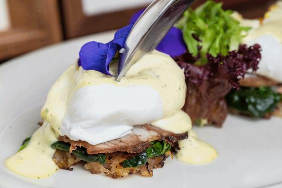 之心城这家餐厅堪称“西餐界CHANEL”，小姐姐们都抢着去