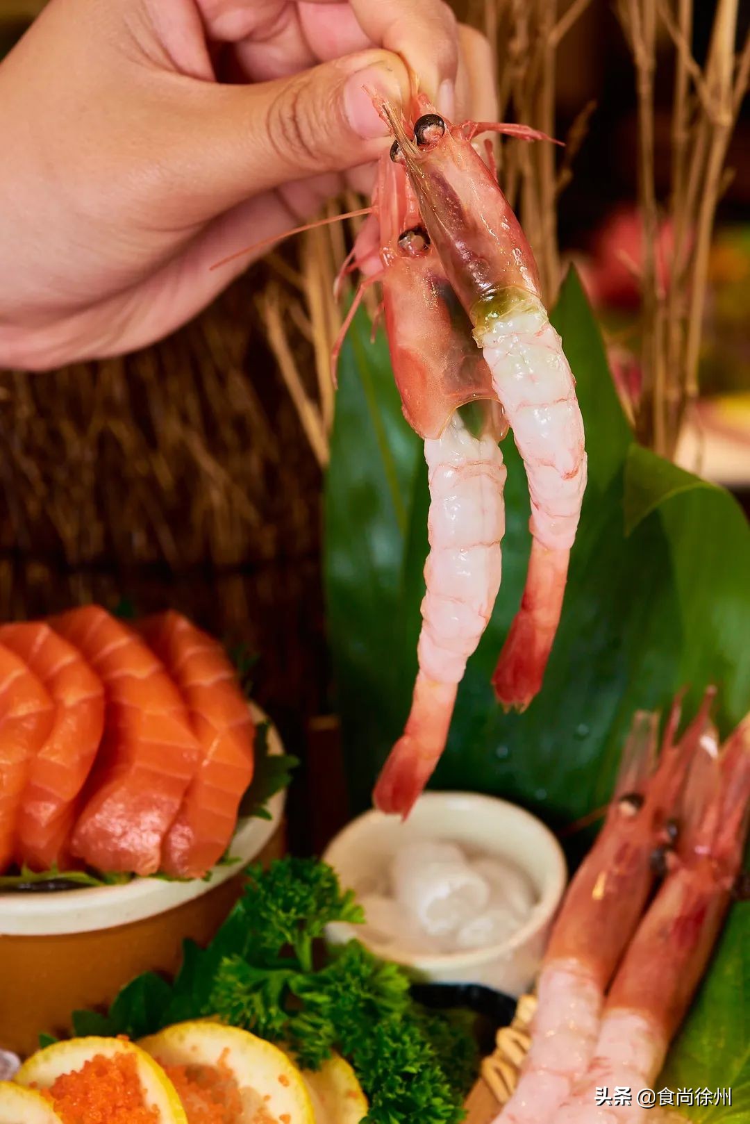 徐州张柏芝一秒到日本?其实正在吃日料,和服免费穿,过足cos瘾