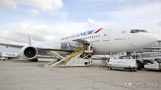 国际空运费用怎么计算价格 (国际空运费用一般多少)