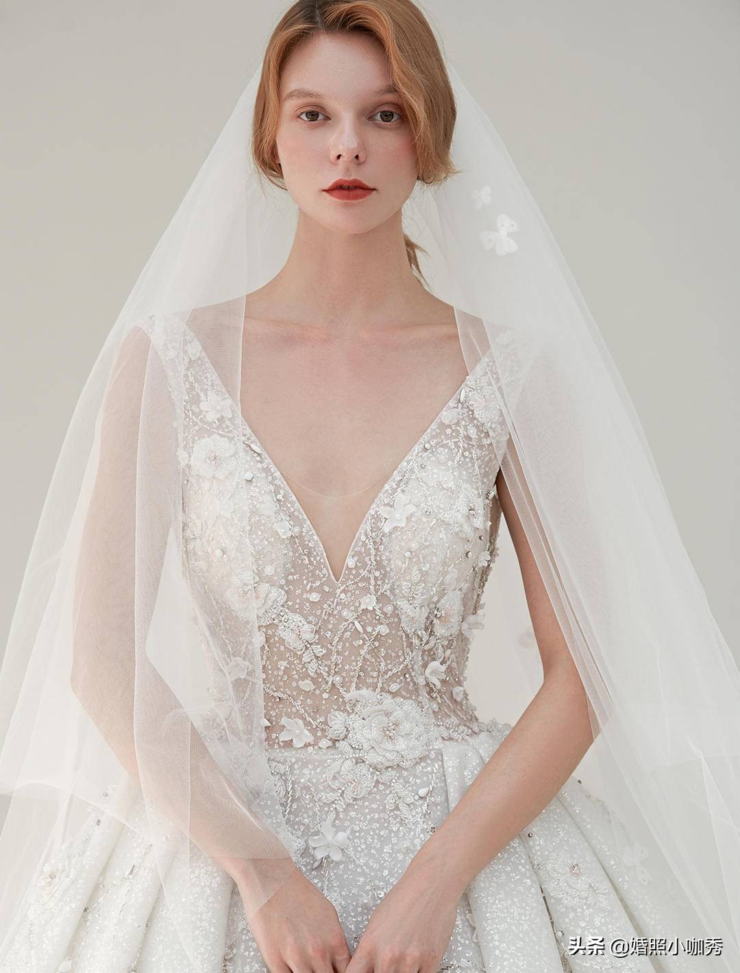 蓝色婚纱仙气梦幻简约,海边高级感婚纱推荐