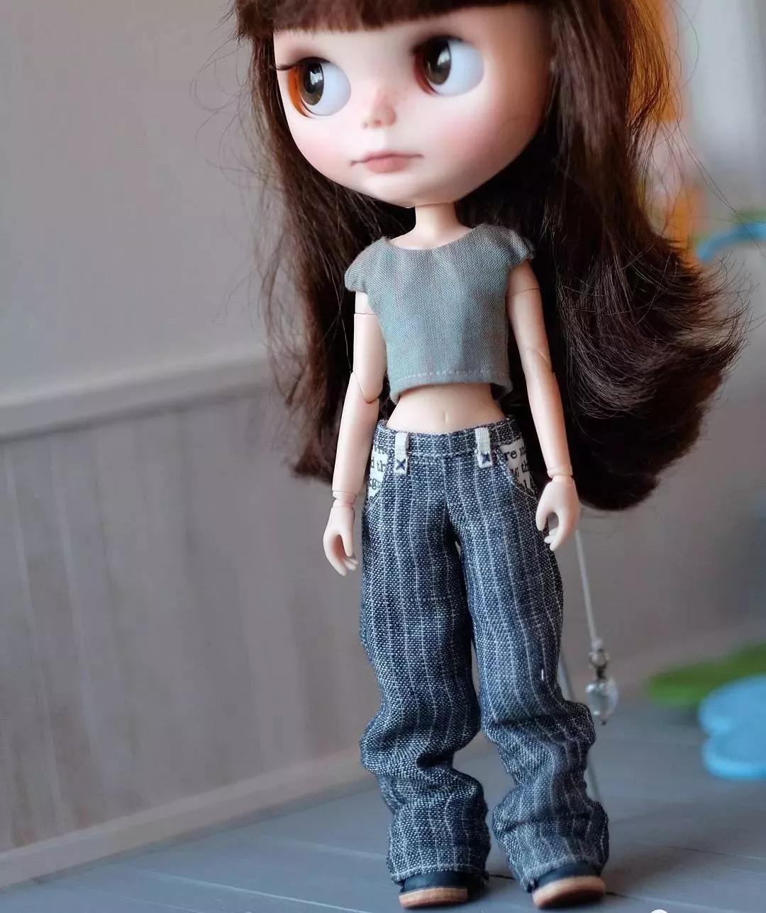 恨不能把她的芭比娃衣穿上自己身上......