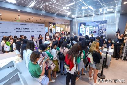 杰克琼斯携手邓伦,用Nordicore解密极致风尚店