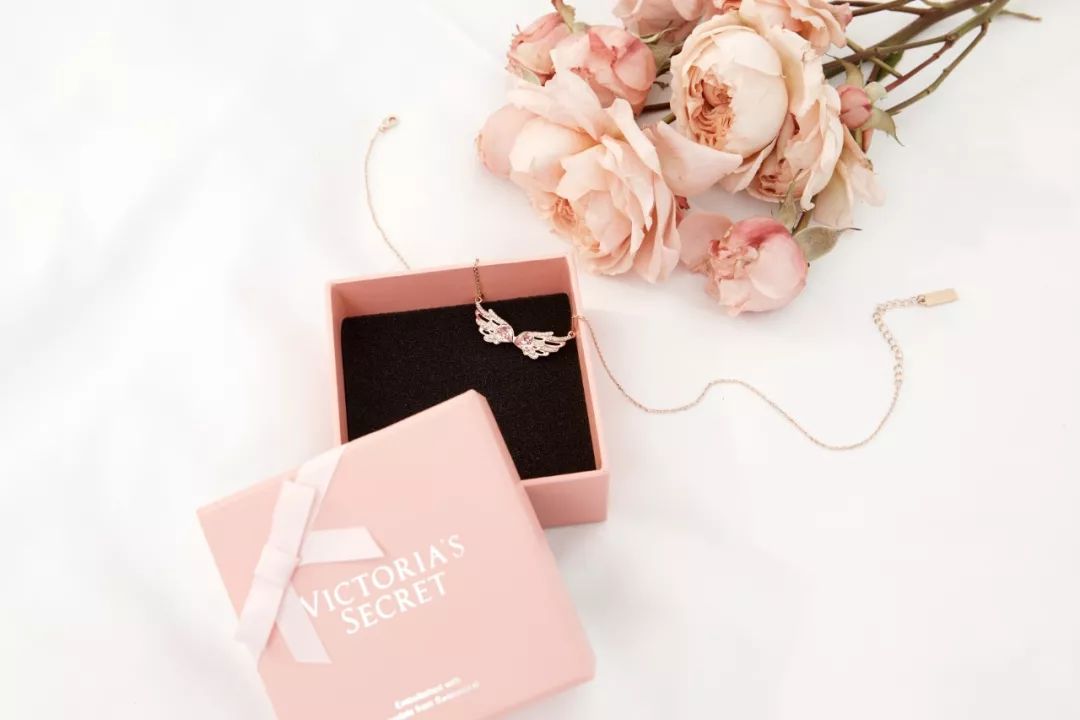 七夕发朋友圈晒礼物句子,适合七夕节送礼物晒朋友圈的句子