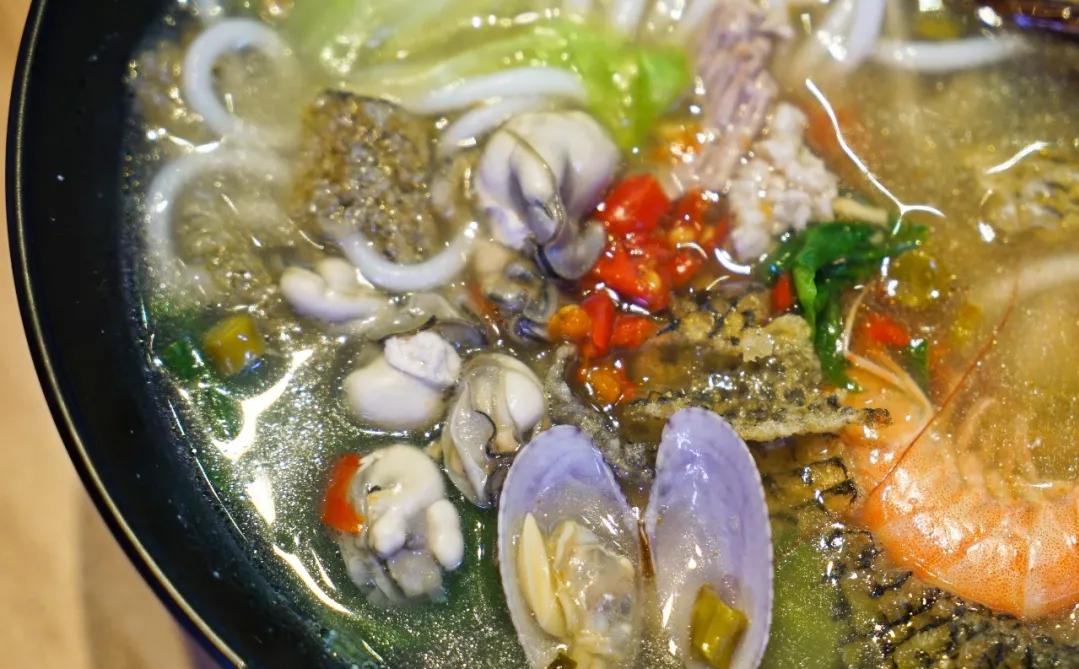 在桂林有好吃的火锅,在桂林的美食街