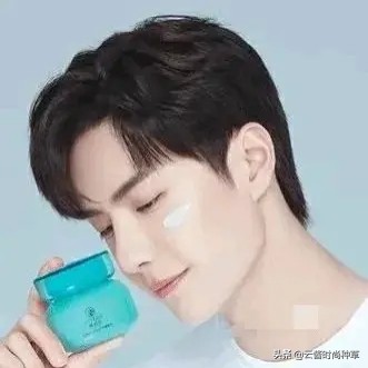 包文婧晒出国货面膜，堪称屈臣氏镇店之宝，薇娅：我一直在用