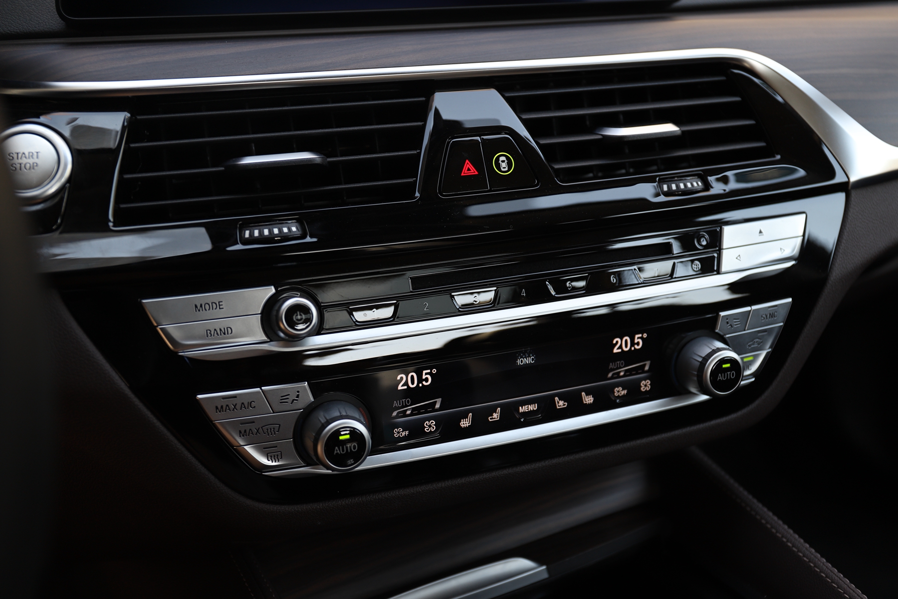 这一代宝马5系操控感怎样,宝马5系直列6缸2.5发动机油耗高