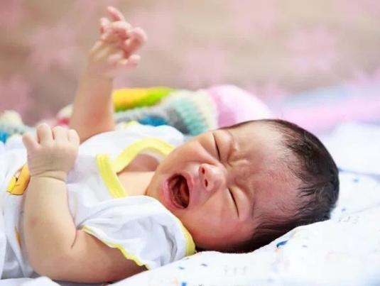 4个月胎儿发育不好,四个月宝宝成长发育特点