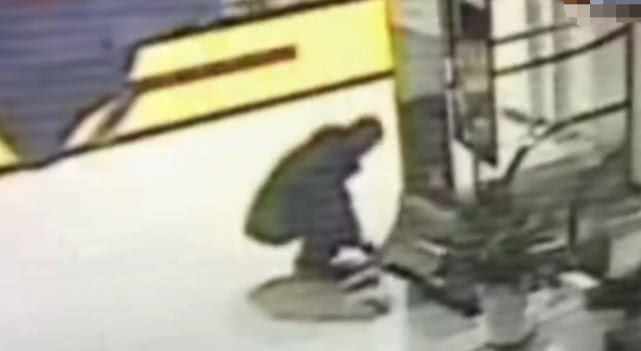 喝酒喝醉了项链被偷了,和朋友喝酒项链掉了报警能处理吗