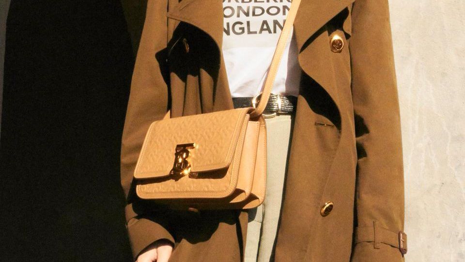这款Burberry包，我早就想推荐了！它就是“博博鼠”包，新春系列