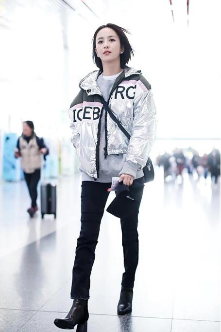 冬天的羽绒服应该怎么穿才时髦,今年冬天羽绒服这样穿保暖又时髦