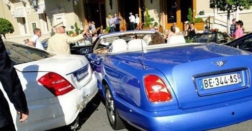 开车被撞了无责任该如何索赔,开车在路上被撞了应该怎样赔偿