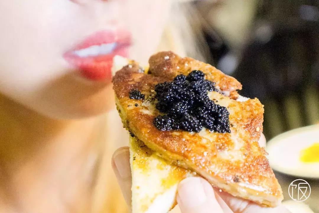 铁板多次烧红会怎么样,铁板上面放油一烧就蒸发了