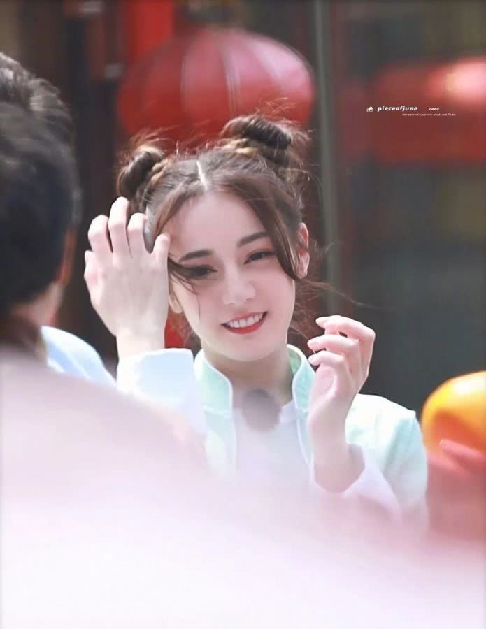 娜扎同款丸子头可爱俏皮女友感,娜扎热巴同款双丸子头