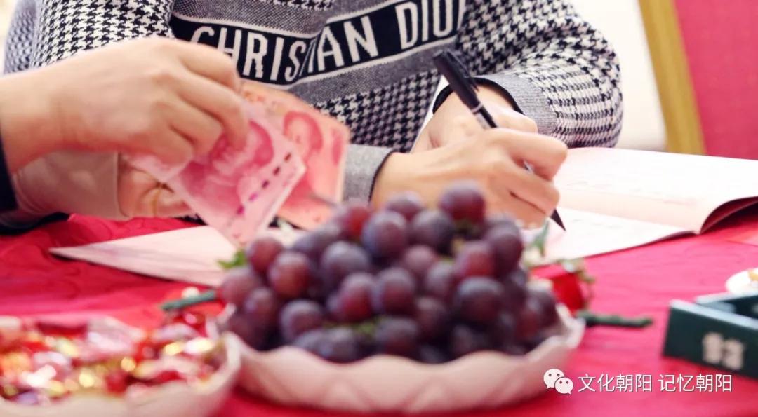 婚礼的习俗端洗脸水要说话,婚礼的习俗也特别朴实