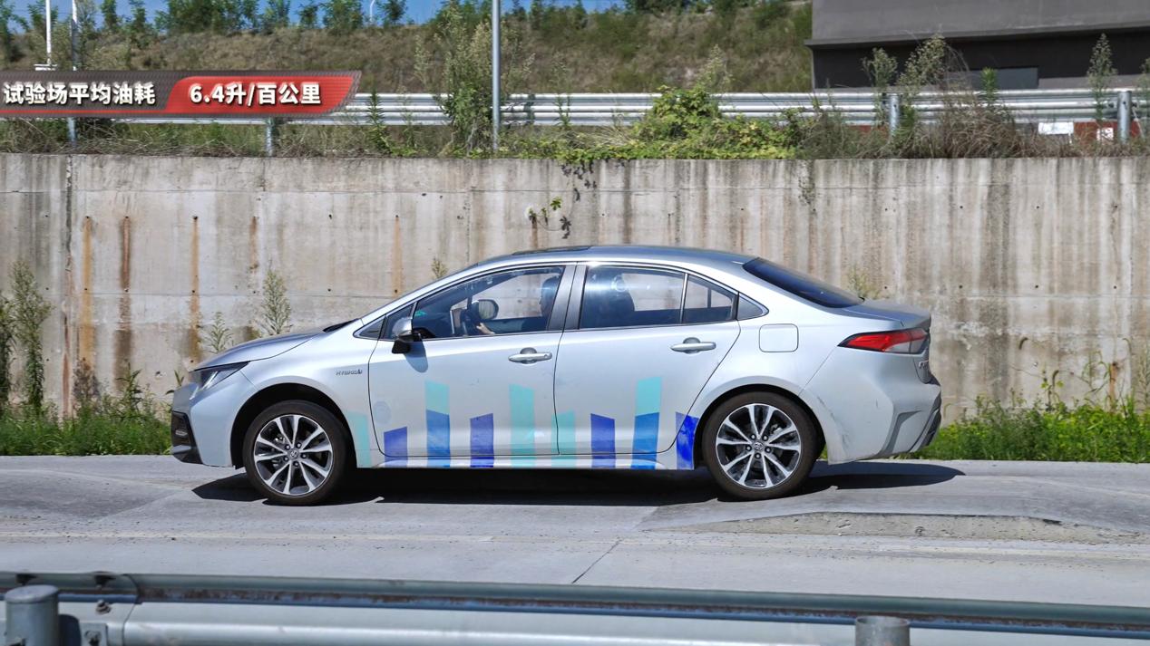 丰田双擎混动开不坏,2022丰田雷凌双擎1.8he-cvt进取版